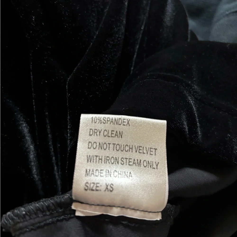 Tadashi collection never used Black Velvet Trousers long 40” hip 17 1/2”